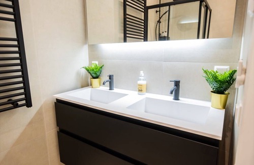 Centrum Apartment | Fancy 1 Bedroom Apartment 51m2 -SS177F-