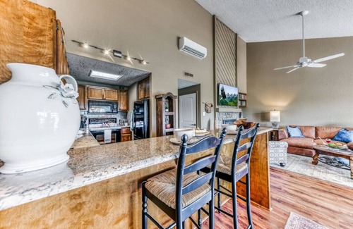 Alto Apartment | Fancy Like- 2 mi to Alto Lake/golf views/gorgeous!