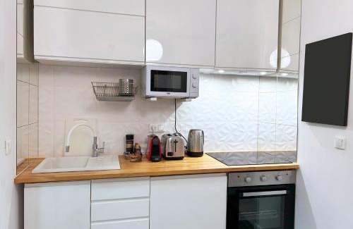 Krzyki Apartment | Fantastays - Sixteen