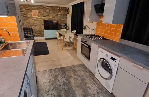 Tulse Hill Apartment | Fantastic 2 bedroom flat - 20 mins to centre of London