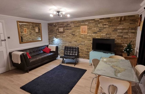 Tulse Hill Apartment | Fantastic 2 bedroom flat - 20 mins to centre of London