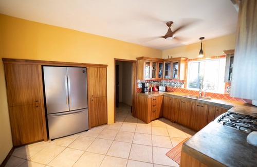Vinorama House | Fantastic Beachfront property with infinity pool, private beach & AC!