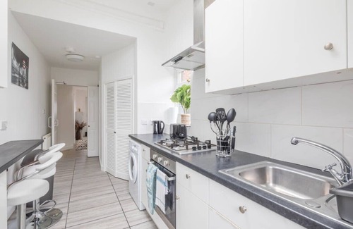 Cambridge House | Fantastic central 4-bed home *Free Parking*