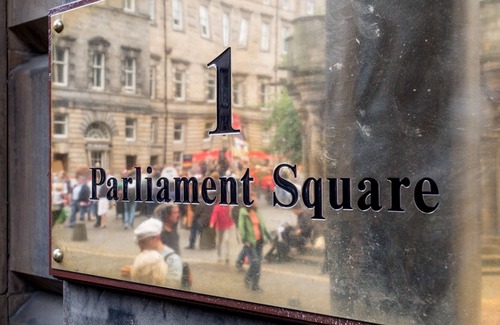 Old Town Apartment | Fantastic corner 2 bedroom property with astounding views of the famous historic Royal Mile.