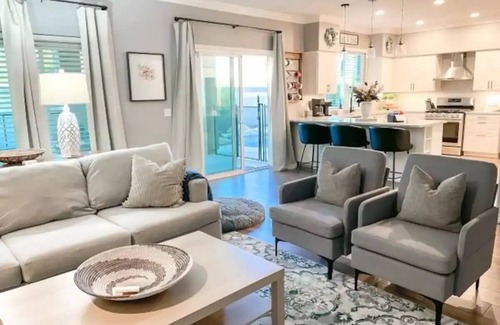 Kaufman And Broad At Cooper Ranch House | Fantastic Family Fun 5BR w Pool/Spa in Gilbert