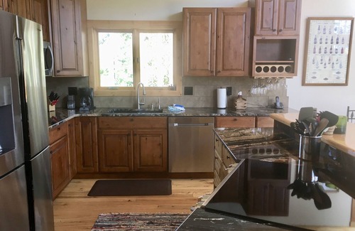 Fraser House | Fantastic Family “Treehouse”-Hot Tub10 Minutes to Winter Park