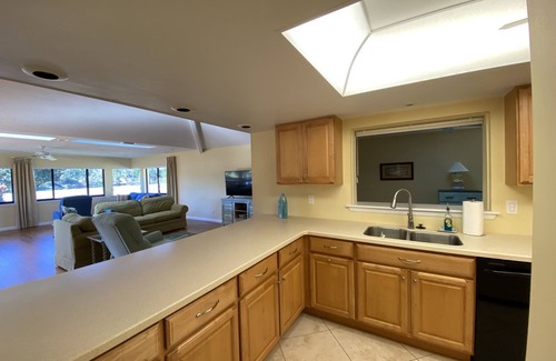 New Smyrna Beach House | Fantastic Golf Course View, 10 min to the beach, 1 hour 20 to the theme parks