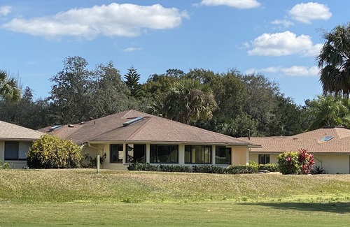 New Smyrna Beach House | Fantastic Golf Course View, 10 min to the beach, 1 hour 20 to the theme parks