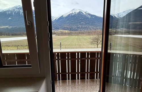 Telfs House | Fantastic guesthouse in a quiet, sunny location - rooms with balcony and mountain view
