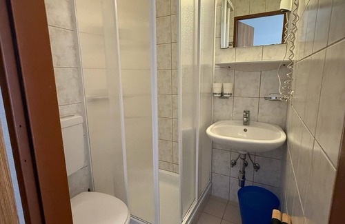 Telfs House | Fantastic guesthouse in a quiet, sunny location - rooms with balcony and mountain view