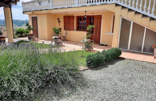 Alice Bel Colle Apartment | Fantastic Holiday home with beautiful outlook