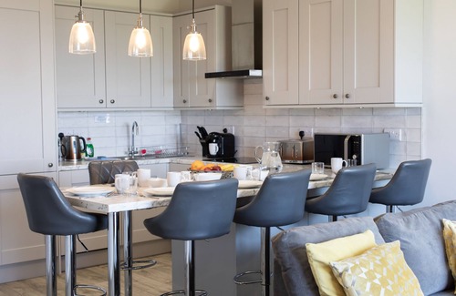 Deganwy Apartment | Fantastic Location with Stunning Estuary Views