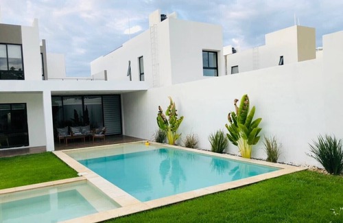 Merida House | Fantastic modern House on Beautiful private community!