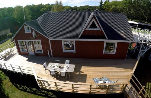 Olofstrom House | Fantastic nature, hot tub, sauna, boat on the lake, fishing paradise