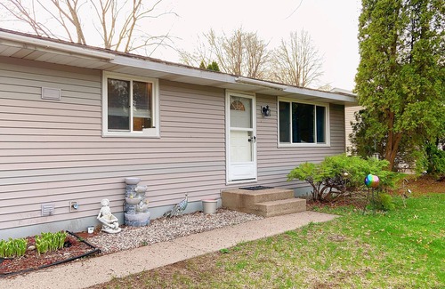 Stevens Point House | Fantastic Oasis Home in Stevens Point with fully enclosed fence for backyard!