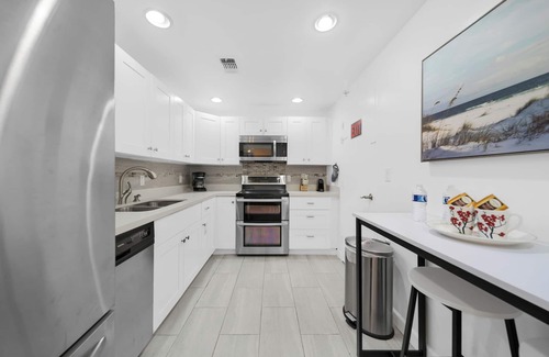Hallandale Beach Apartment | FANTASTIC OCEAN VIEW - CONDO ON THE BEACH 2B/2B!