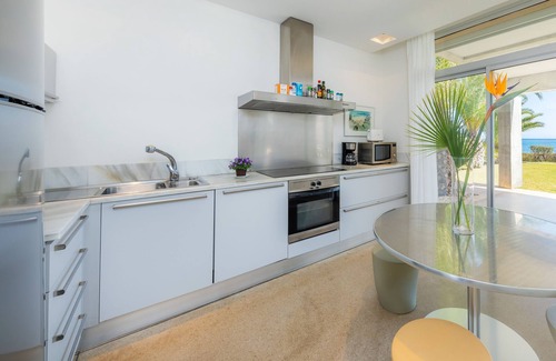 Son Servera Villa | Fantastic Property with Access to the Beach, Pool, Wi-Fi, Rooftop Terrace and Balcony; Parking Available