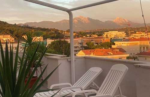 Case Fornace Apartment | Fantastic sea and mountain view 200m from the sea