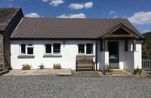 Pentrefelin Cottage | Fantastic situation on the edge of the Brechfa Forest.