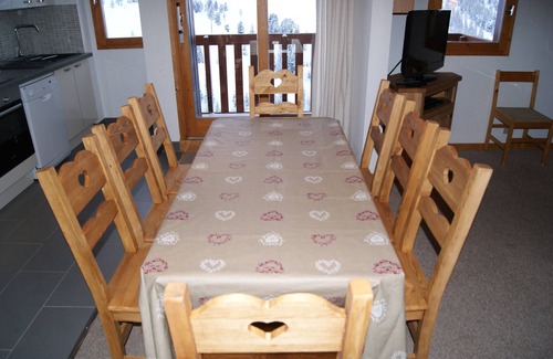 Belle Plagne Apartment | Fantastic ski apartment, 2,5 minutes walk to piste & village - sleeps 8