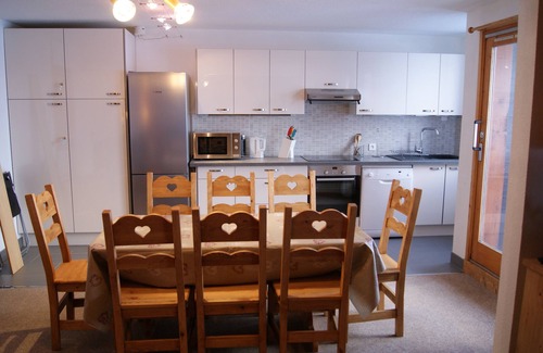 Belle Plagne Apartment | Fantastic ski apartment, 2,5 minutes walk to piste & village - sleeps 8