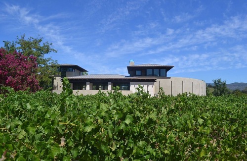 St. Helena House | Fantastic St. Helena Wine Country Retreat