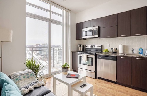 Liberty Village Condo | Fantastic Sunset Views in Newly Renovated Beautiful Downtown Toronto