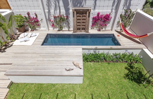 Cape Town City Centre House | Fantastic town villa at Lions Head with views - pool, jacuzzi and garden