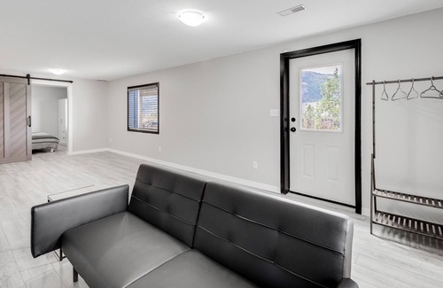 Okanagan-Similkameen House | Fantastic Updated Lakeview Suite in Okanagan Falls