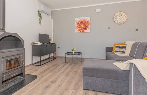Drnis House | Fantastic vacation villa near the famous National Park Krka.