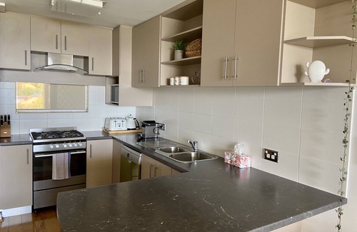 South Perth Apartment | Fantastic views of the river and the city