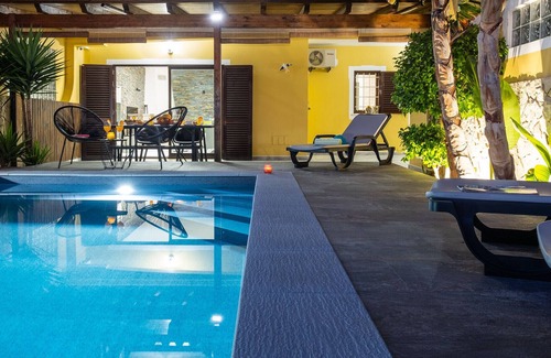Urbanizacao dos Calicos Villa | FANTASTIC VILLA W/ PRIVATE POOL, BBQ & WIFI
