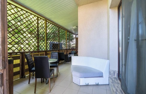 Haslau-Maria Ellend Apartment | Faraway Aparthotel near Airport