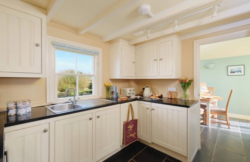 Saint Martin Cottage | FARAWAY COTTAGE, pet friendly, with open fire in Porthgwarra