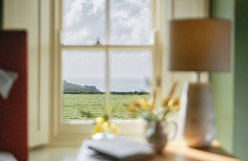 Saint Martin Cottage | FARAWAY COTTAGE, pet friendly, with open fire in Porthgwarra