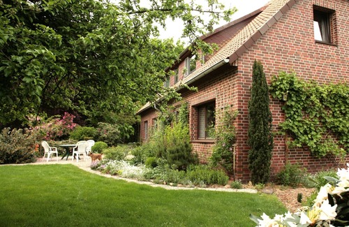Schneverdingen Apartment | Farm guesthouse in the Lüneburg Heath, located at the NSG, dog by arrangement