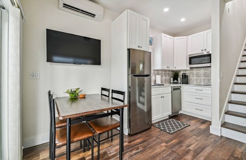 Dunedin House | Farm House Tiny Home on Pinellas Trail w/Heated Pool