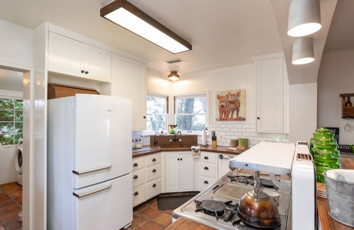 Paso Robles House | FARM HOUSEnPaso Robles, 46 West, Fire pit, Pet friendly