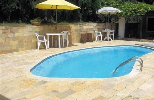 Cotia House | Farm in Cotia - São Paulo, Gated Community, Cozy, 45 min from SP.