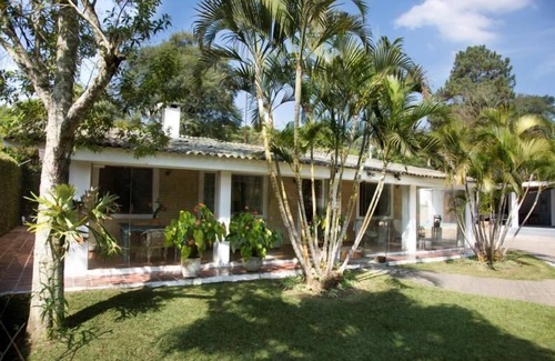 Cotia House | Farm in Cotia - São Paulo, Gated Community, Cozy, 45 min from SP.