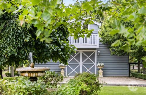 Tyabb Villa | Farm Stay HARMONY Cottage at Wilindi Estate