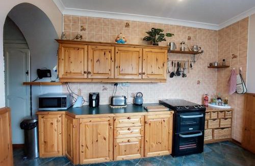 Frenchpark House | Farm View Cottage Castlerea by Trident Holiday Homes