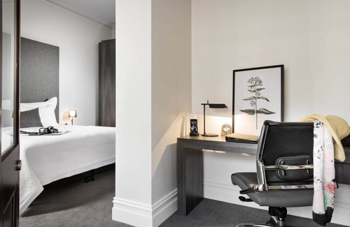 Irwinton Apartment | farmcity hotel