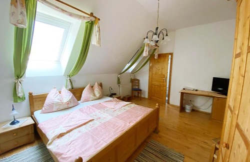 Bad Gams Bed & Breakfast | Farmer-Rabensteiner