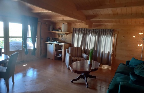 Hitzum Cottage | Farmguesthouse jetske, located at a dairy farm with a view and a private jacuzzi.