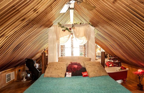 Morongo Valley House | Farmhouse ∙ 1 bedroom ∙ 2 guests