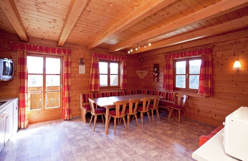 Wagrain Apartment | Farmhouse: Alpine Retreat with Mountain Views