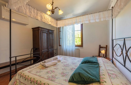 Santarello Other | Farmhouse "Appartamento Moraiolo" with Shared Pool & Wi-Fi