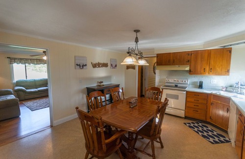 Farmington Other | Farmhouse at Fernstone | 4BR, 1.5BA, Pool & Hot Tub