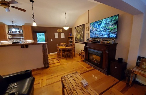 Connellys Springs Cabin | Farmhouse Cabin In The Country